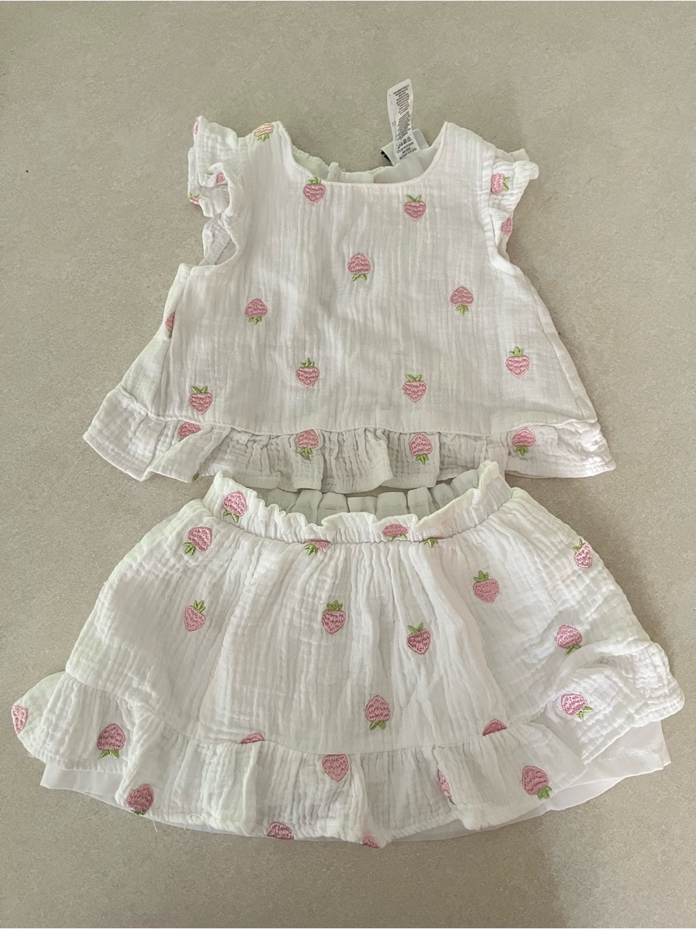 Nicole Miller White Two-Piece Strawberry Muslin Top and Skirt